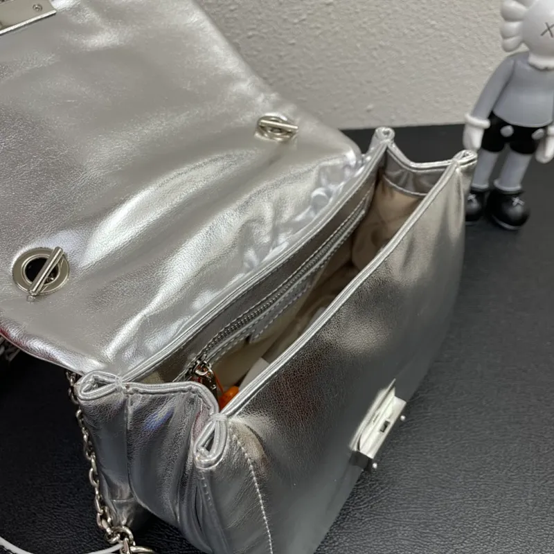 All categories Official website "Brand Women's Bags" Women's Bags 💙 MK replica MK, fine imitation MK bags, MK handbags, 2023 official latest version MK cowhide crossbody bag, bag factory, original material, size: 23-16-8CM